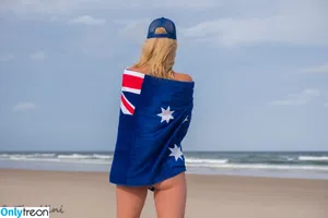 Tinyhini / tinyhiniofficial nude photo #0626