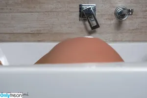 Tinyhini / tinyhiniofficial nude photo #0850