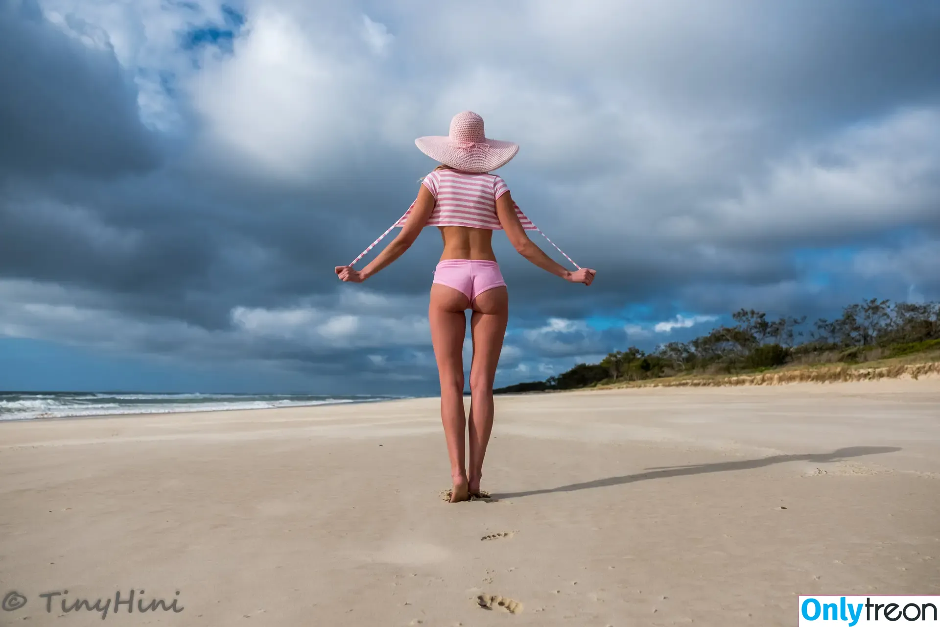 Tinyhini nude photo #0317 (tinyhiniofficial)
