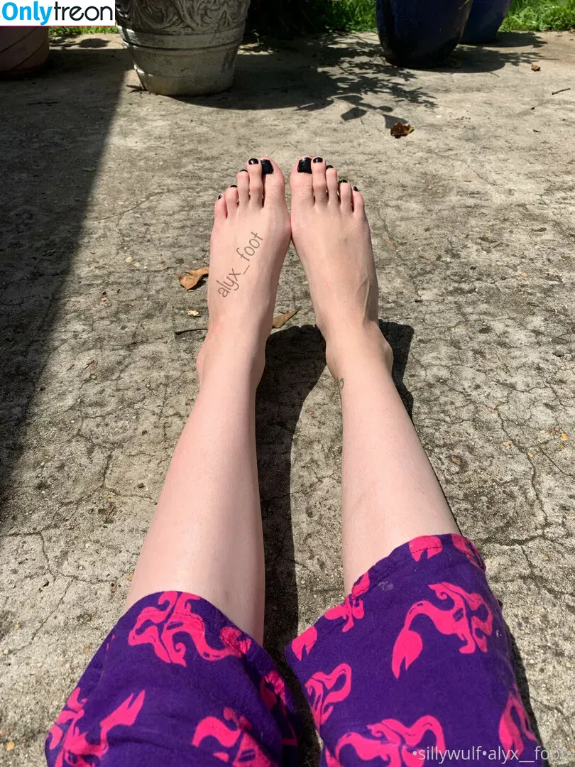 tinykittie nude photo #0031 (tinykitty15)