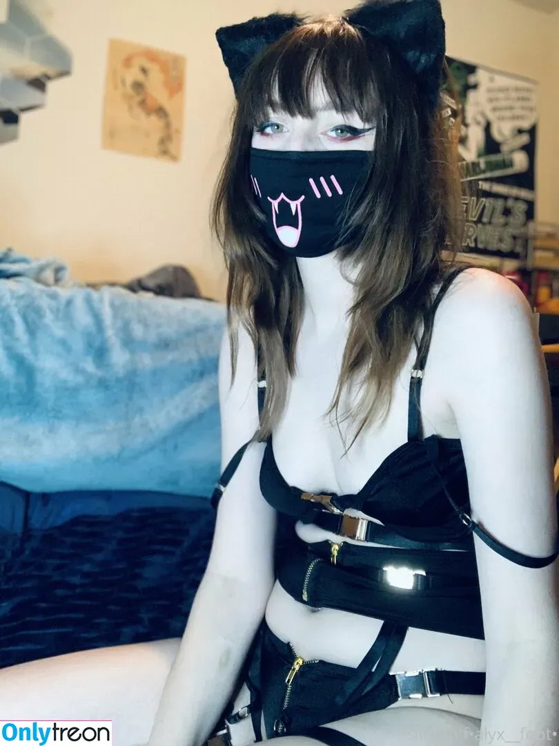 tinykittie nude photo #0047 (tinykitty15)