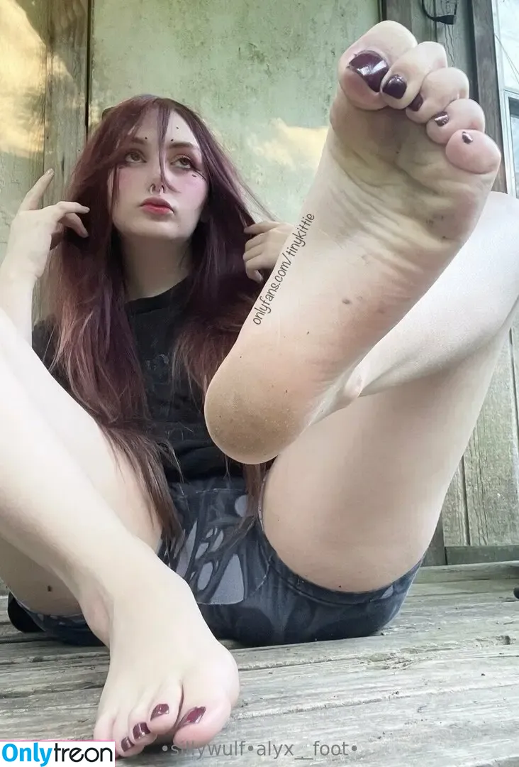 tinykittie nude photo #0597 (tinykitty15)