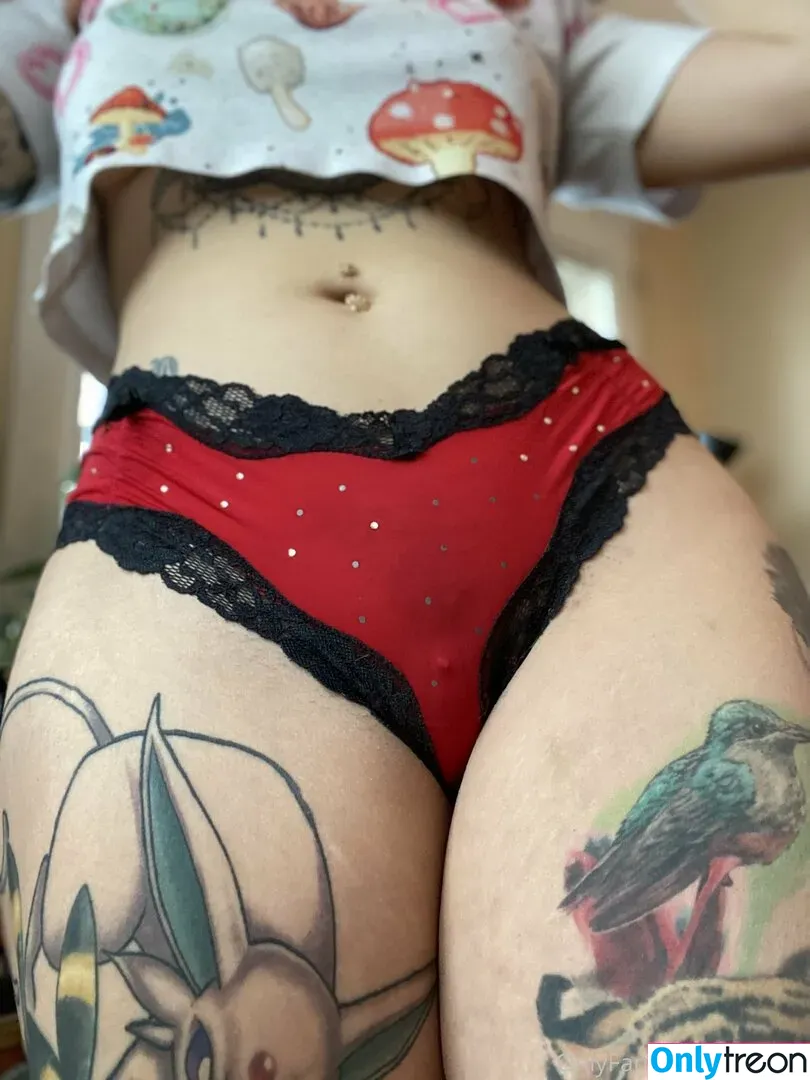 tinytoni nude photo #0018 (_thattinytonii)