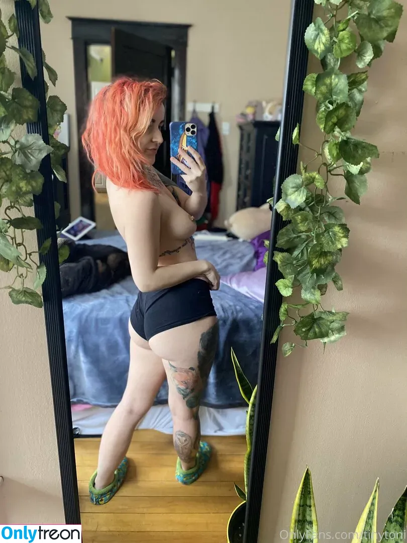 tinytoni nude photo #0047 (_thattinytonii)