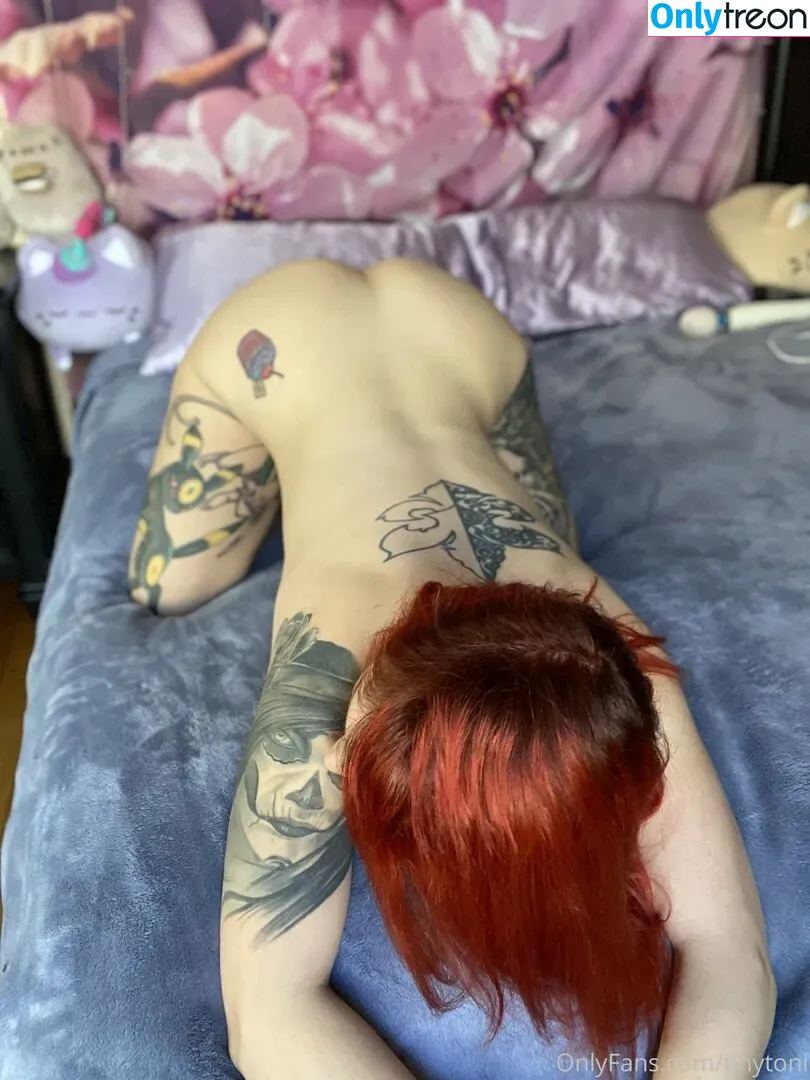 tinytoni nude photo #0055 (_thattinytonii)