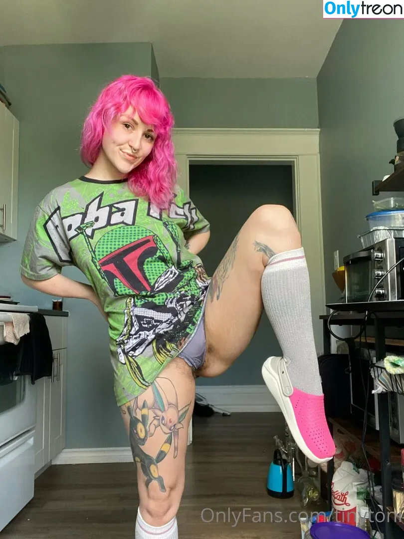 tinytoni nude photo #0130 (_thattinytonii)