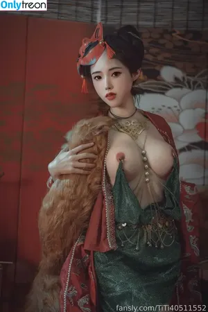 TiTi cosplay / TiTi40511552 / titi_cosplay nude photo #1892