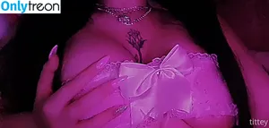 Tittey / kwissey nude photo #0006