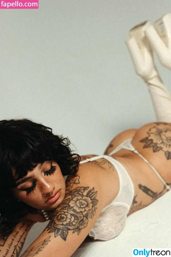 tiuhmariuh nude photo #0104 (itsmiatiamaria)