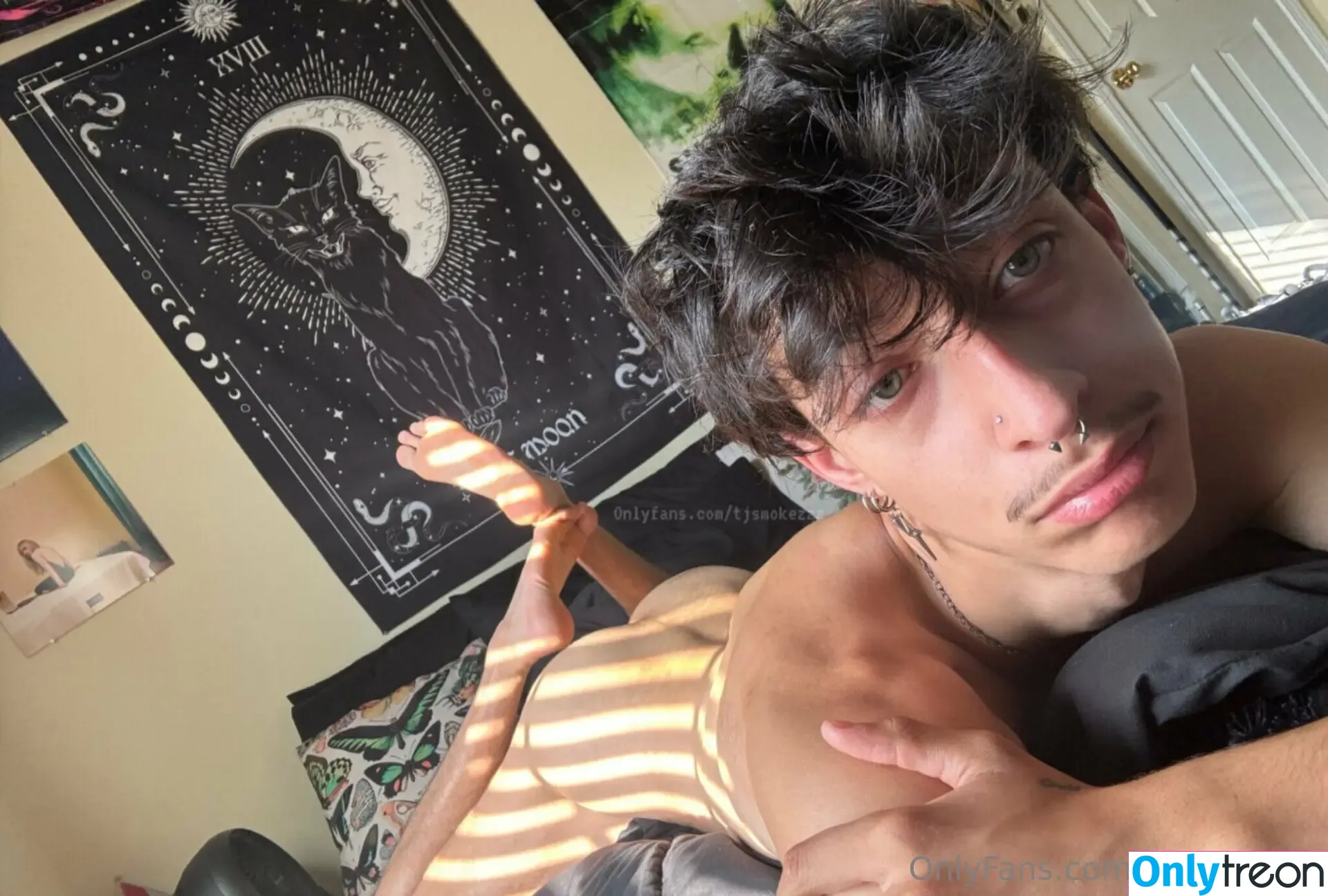 tjsmokezzz nude photo #0141 (tjsmokez_)