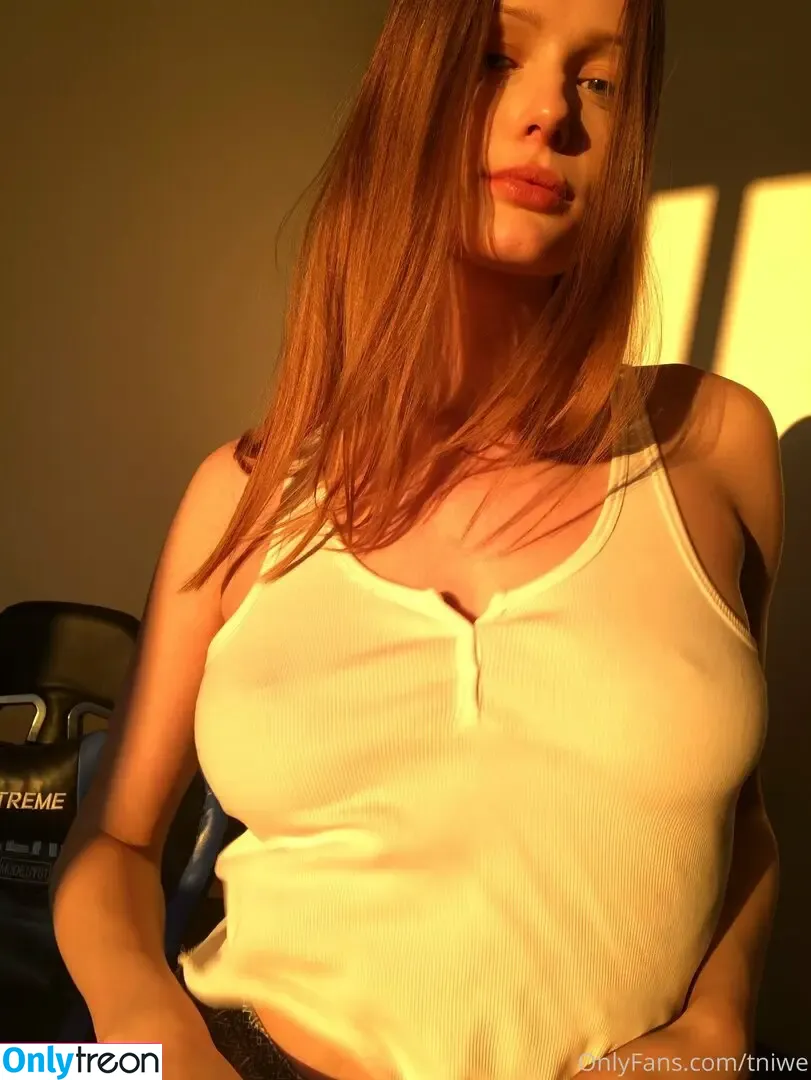 Tniwe nude photo #1172 (Tniwe)
