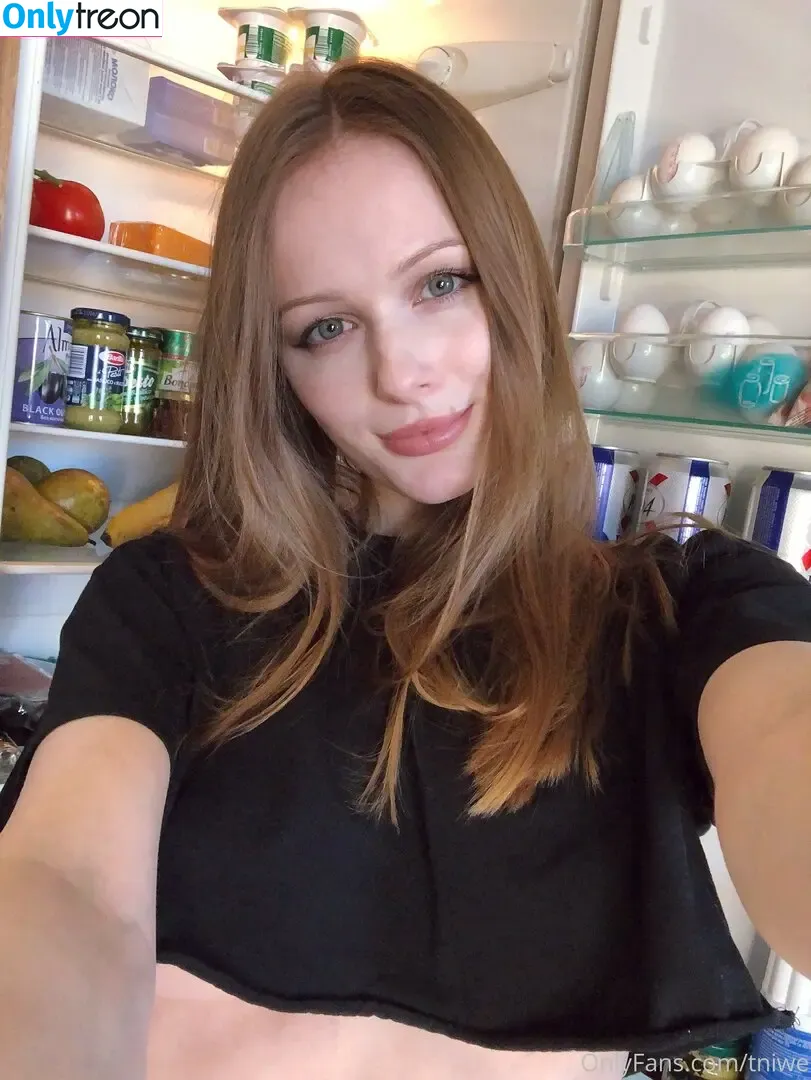 Tniwe nude photo #1199 (Tniwe)