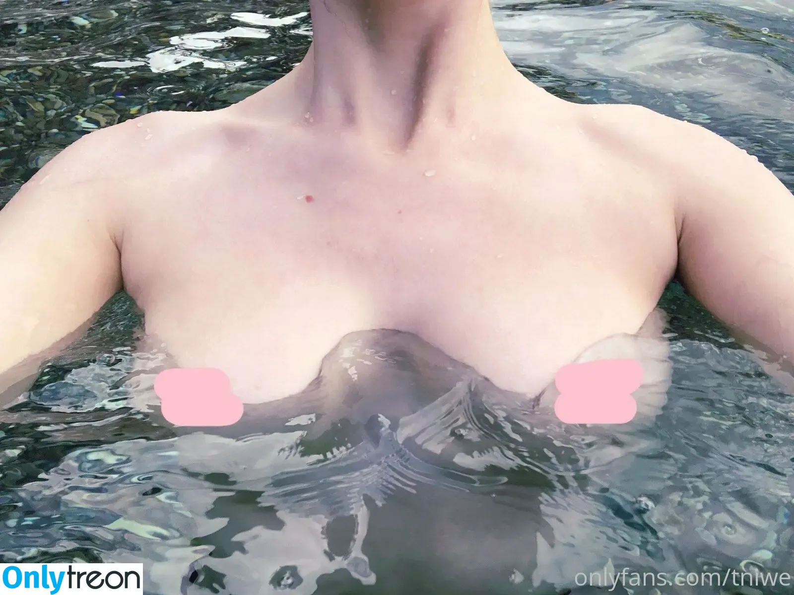 Tniwe nude photo #1366 (Tniwe)