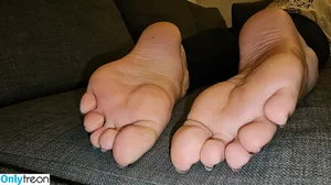 toesbeforebros_ / freewillisstoredintheballz nude photo #0022