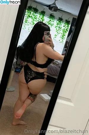  nude photo #0002