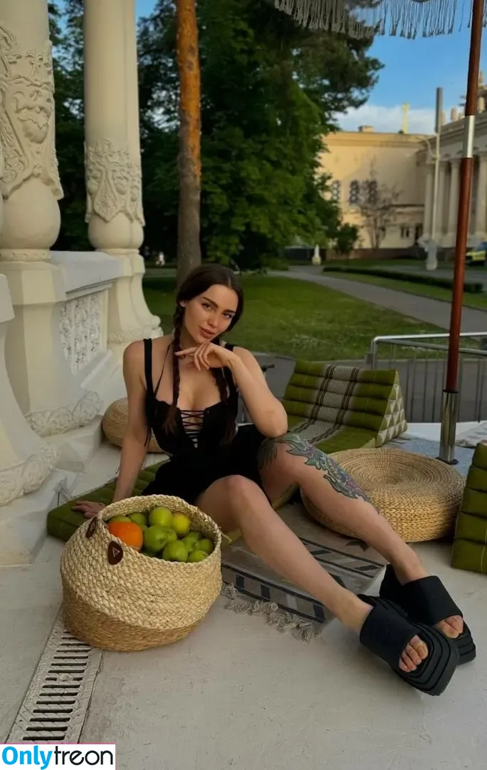 Toma Zhdanova nude photo #0049 (_tomato_333_)