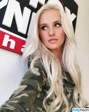 Tomi Lahren / tomilahren nude photo #0173