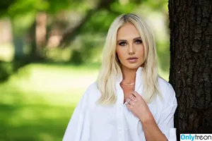 Tomi Lahren / tomilahren nude photo #0179