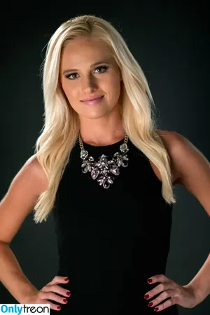 Tomi Lahren / tomilahren nude photo #0194