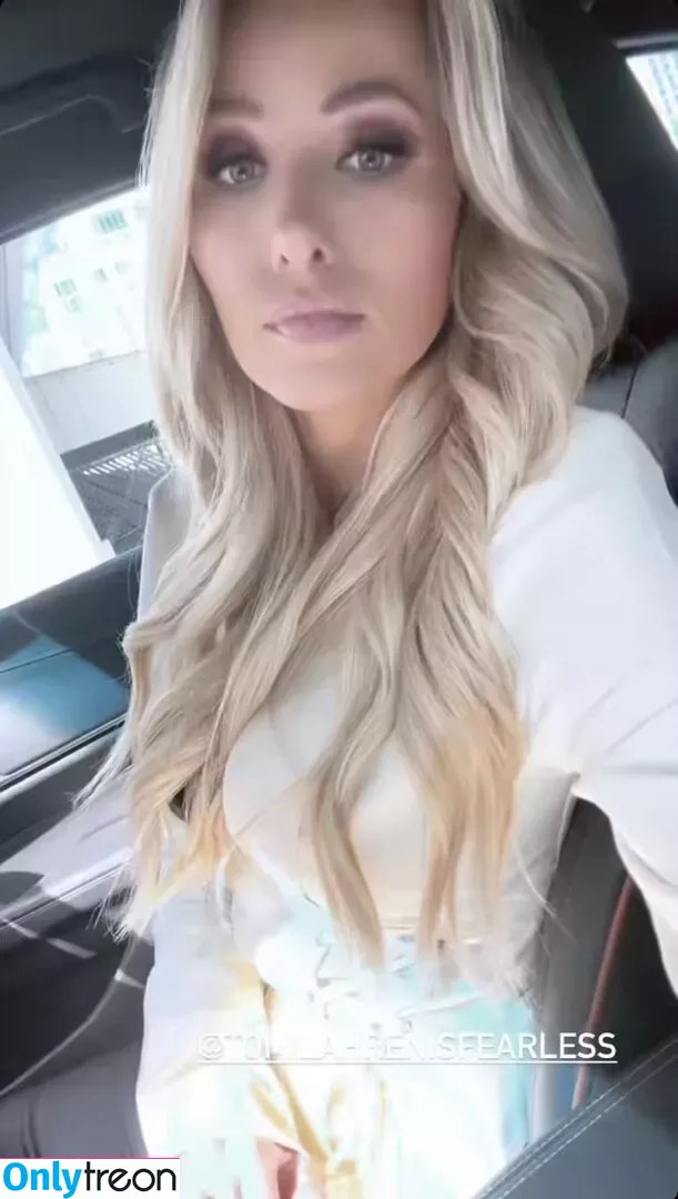 Tomi Lahren nude photo #0037 (tomilahren)