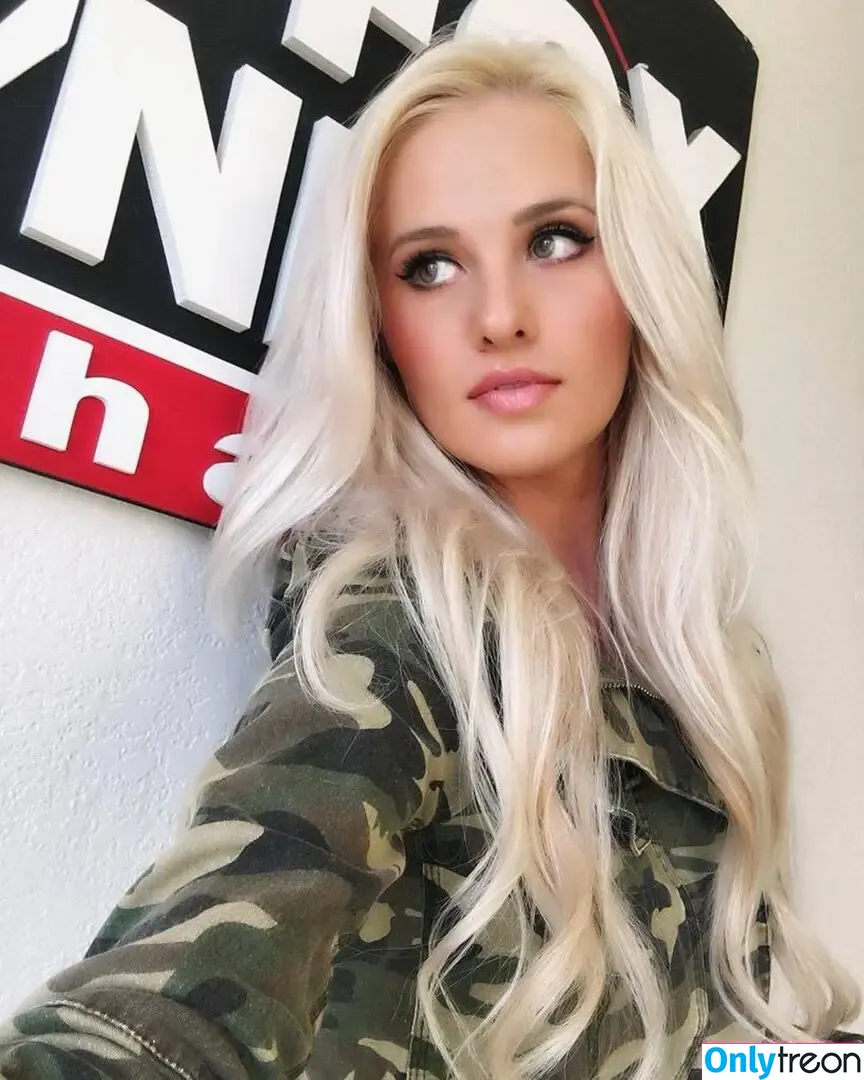 Tomi Lahren nude photo #0173 (tomilahren)