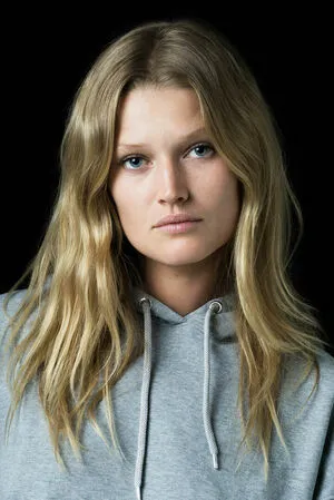 Toni Garrn / tonigarrn nude photo #0004