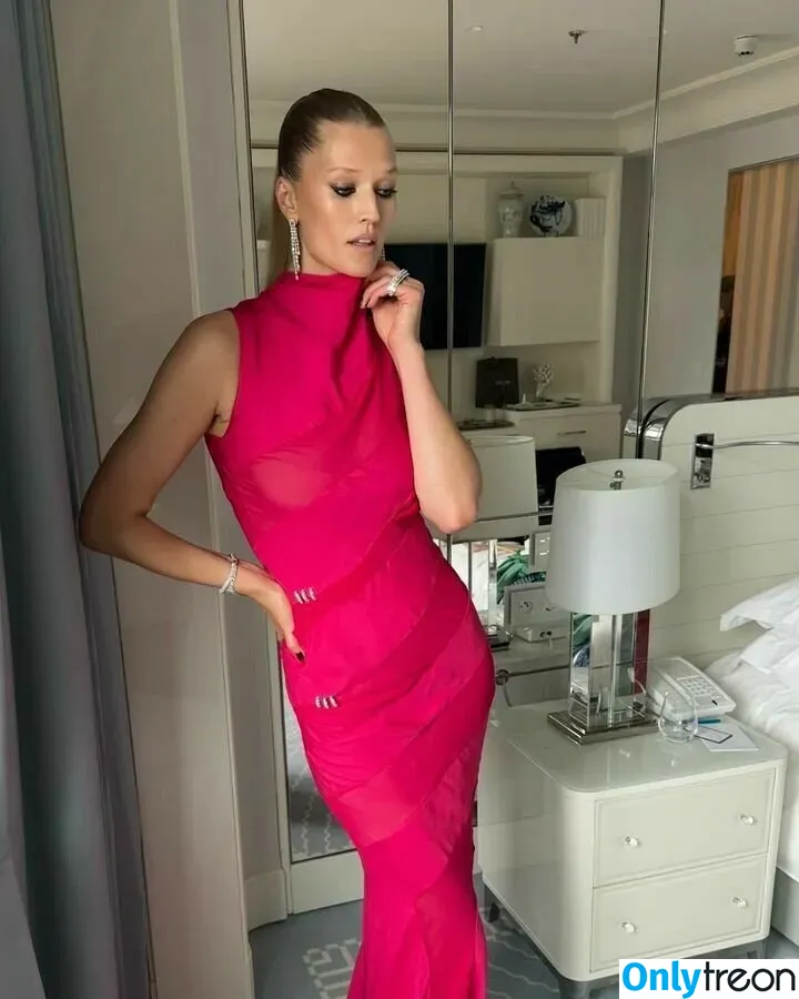Toni Garrn nude photo #0018 (tonigarrn)