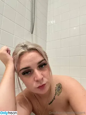 toriclarrk / toriclark_bossmode nude photo #0015