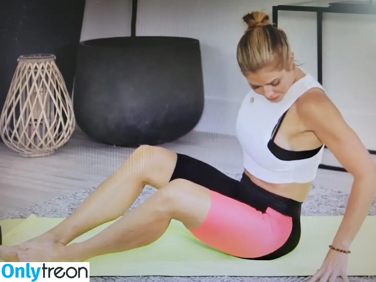 Torrie Wilson nude photo #1316 (torriewilson)