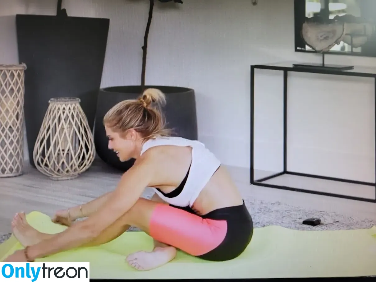 Torrie Wilson nude photo #1385 (torriewilson)