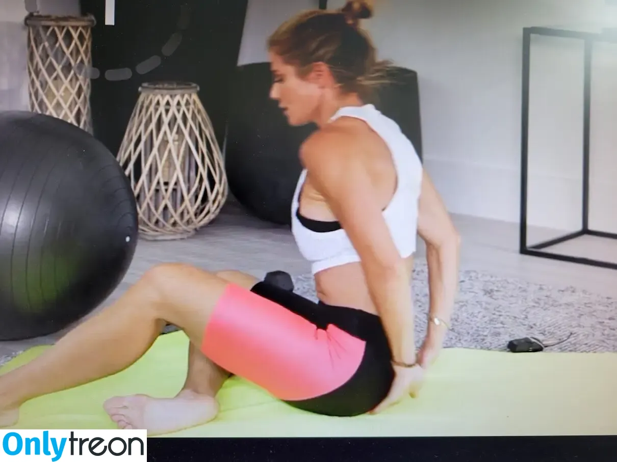 Torrie Wilson nude photo #1404 (torriewilson)