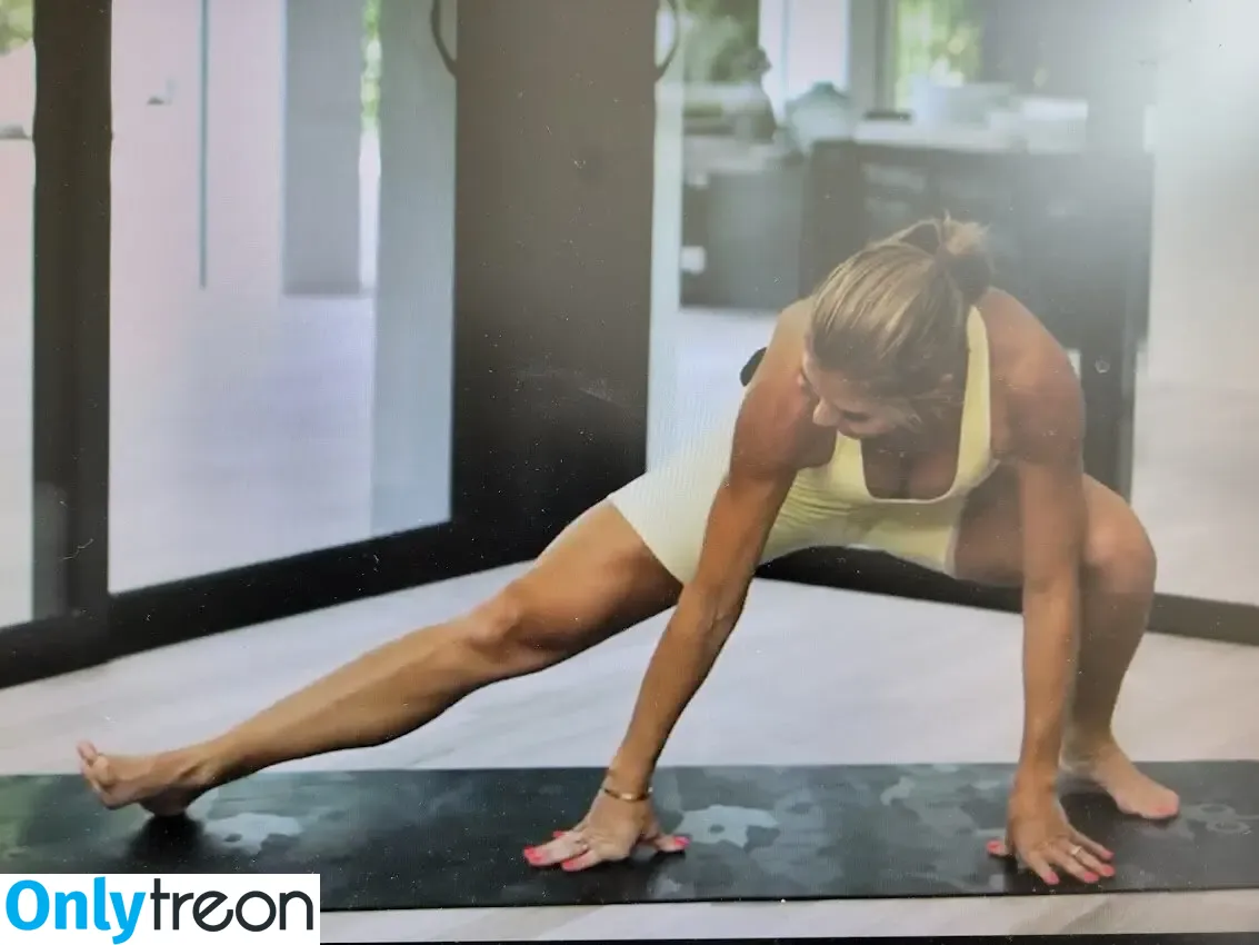 Torrie Wilson nude photo #1427 (torriewilson)