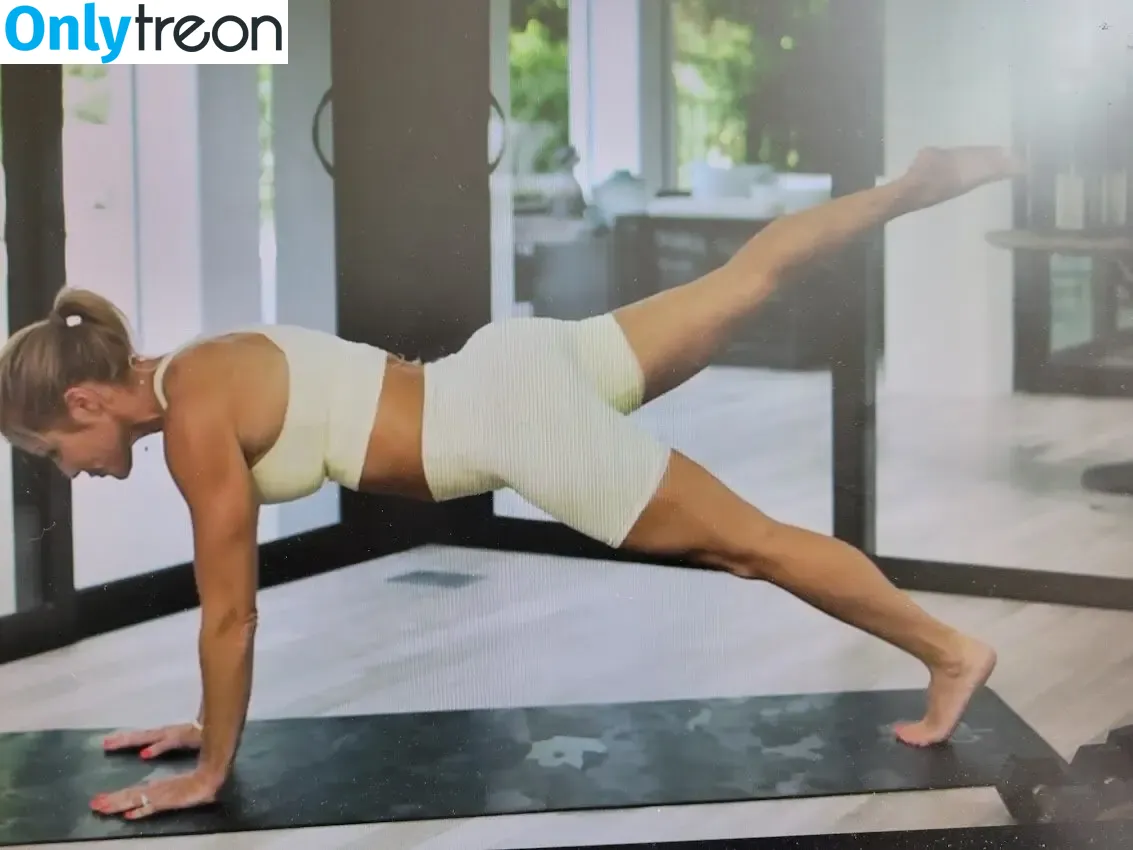 Torrie Wilson nude photo #1435 (torriewilson)