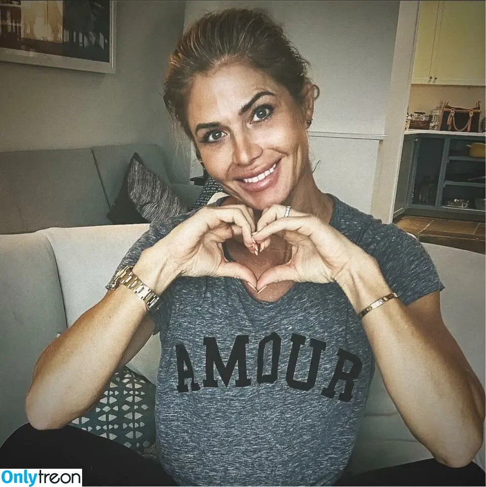 Torrie Wilson nude photo #1640 (torriewilson)