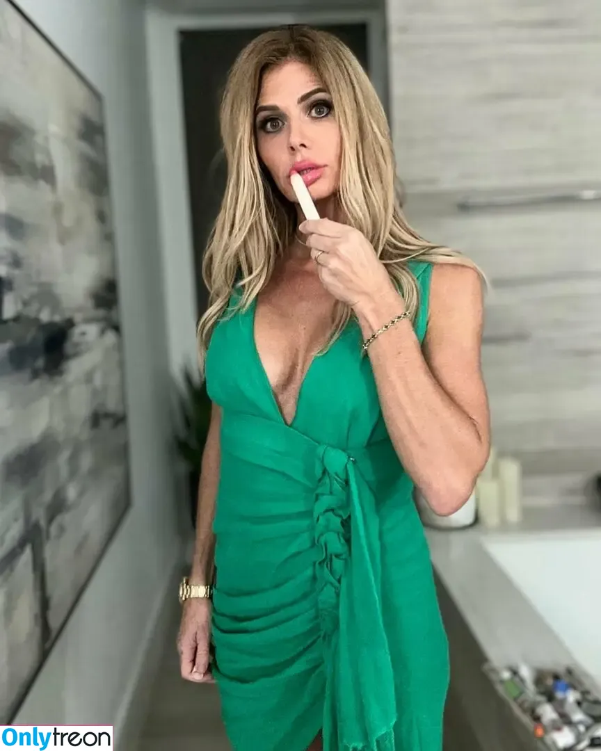 Torrie Wilson nude photo #1918 (torriewilson)