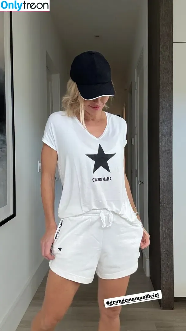 Torrie Wilson nude photo #2843 (torriewilson)
