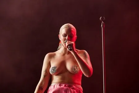 Tove Lo / cupfullofinsanity / tovelo nude photo #0005