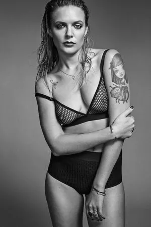 Tove Lo / cupfullofinsanity / tovelo nude photo #0010
