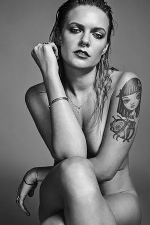 Tove Lo / cupfullofinsanity / tovelo nude photo #0011