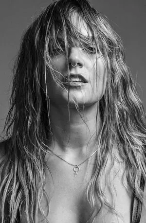 Tove Lo / cupfullofinsanity / tovelo nude photo #0016