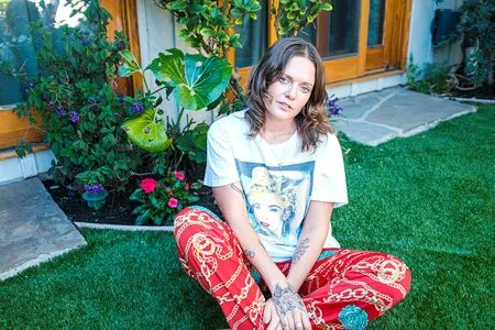 Tove Lo / cupfullofinsanity / tovelo nude photo #0038