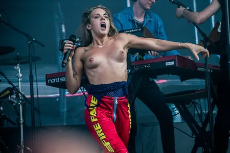 Tove Lo / cupfullofinsanity / tovelo nude photo #0071