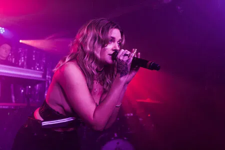 Tove Lo / cupfullofinsanity / tovelo nude photo #0079