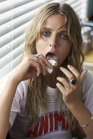 Tove Lo / cupfullofinsanity / tovelo nude photo #0188