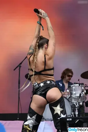 Tove Lo / cupfullofinsanity / tovelo nude photo #0597