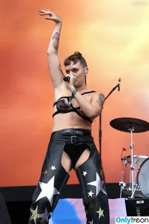 Tove Lo / cupfullofinsanity / tovelo nude photo #0600