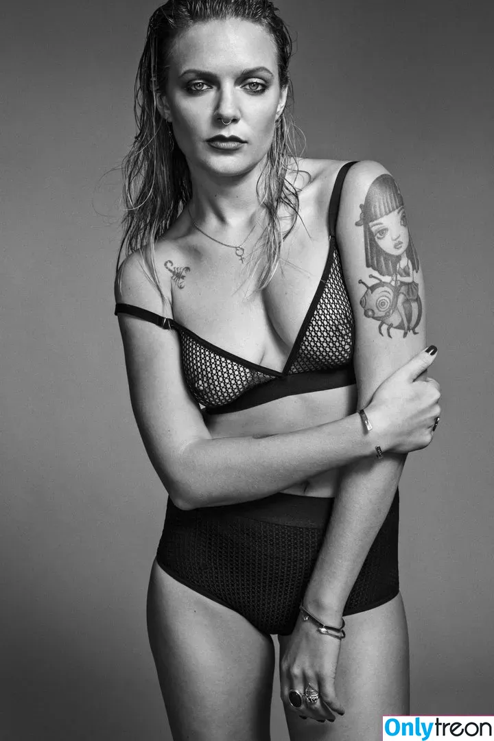 Tove Lo nude photo #0010 (cupfullofinsanity / tovelo)