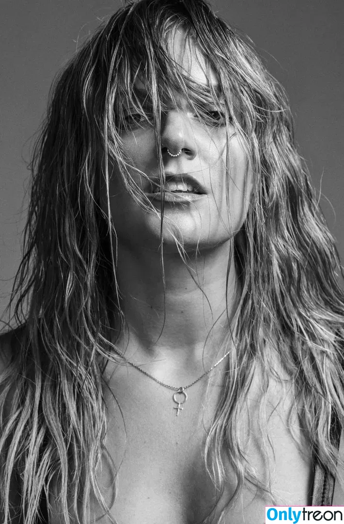 Tove Lo nude photo #0016 (cupfullofinsanity / tovelo)