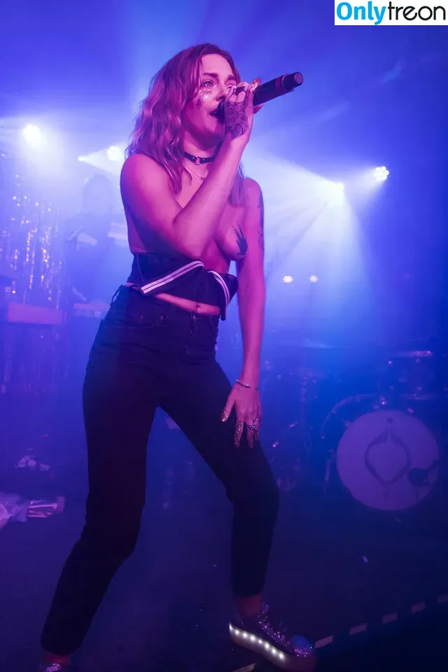 Tove Lo nude photo #0086 (cupfullofinsanity / tovelo)