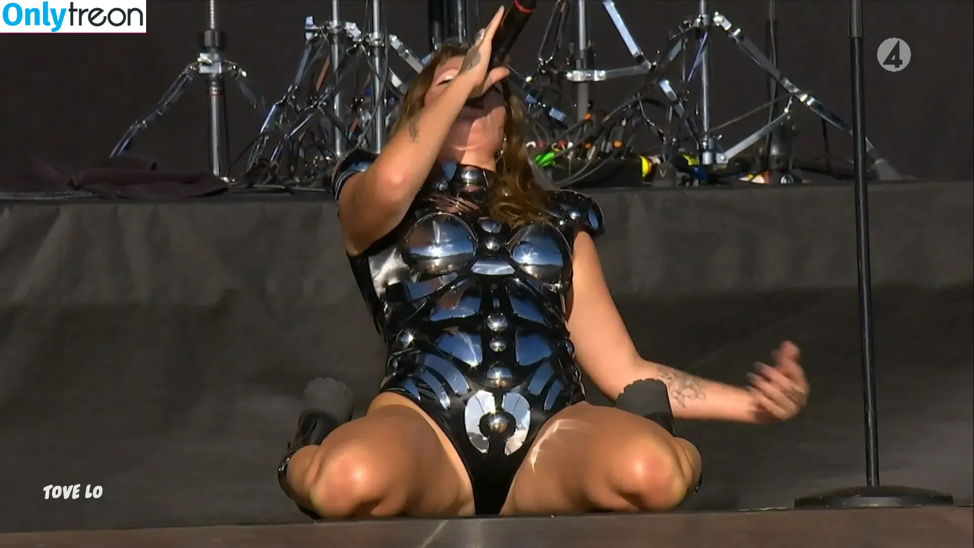 Tove Lo nude photo #0130 (cupfullofinsanity / tovelo)